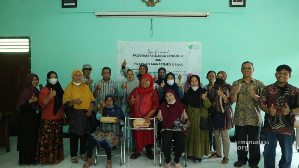 Ceremonial & Pelatihan Manajemen Usaha Keluarga Tangguh DDJ
