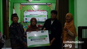 Paket sembako untuk saudara tuna netra