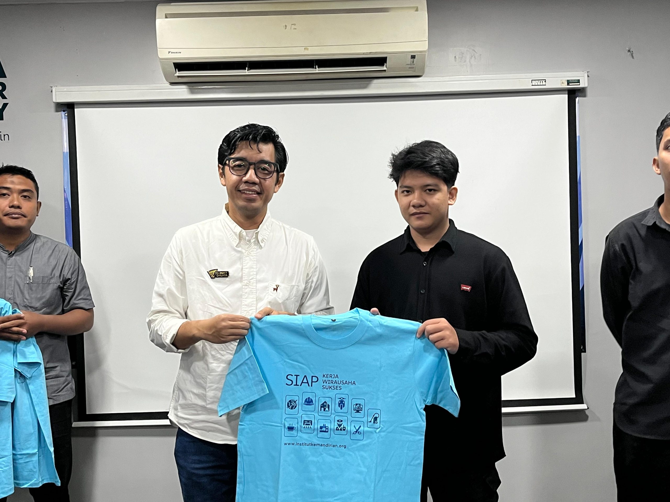 Pelatihan Cukur Arfa Baber shot